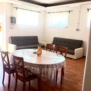 La Casa Di Frinky Ponte Galeria